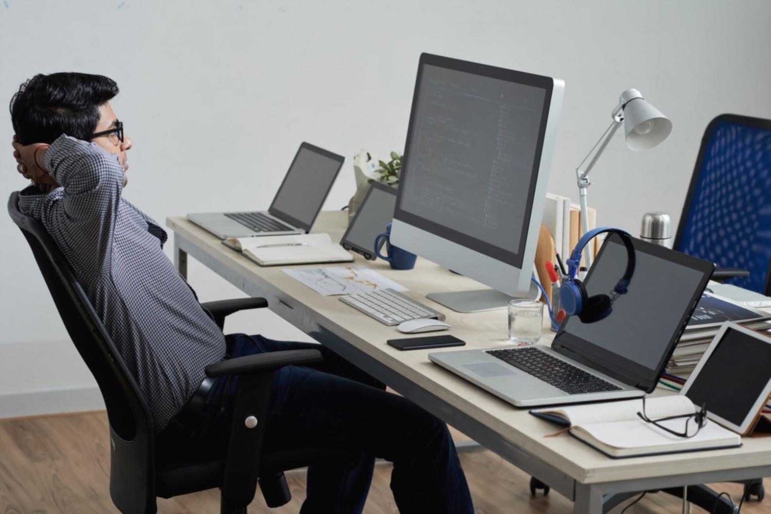 SkillStorm ofis çalışma alanı